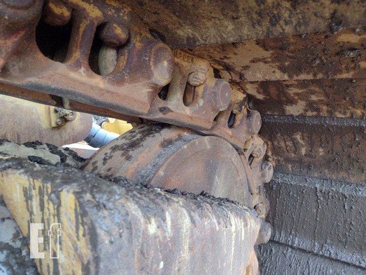 caterpillar-d6-image-34