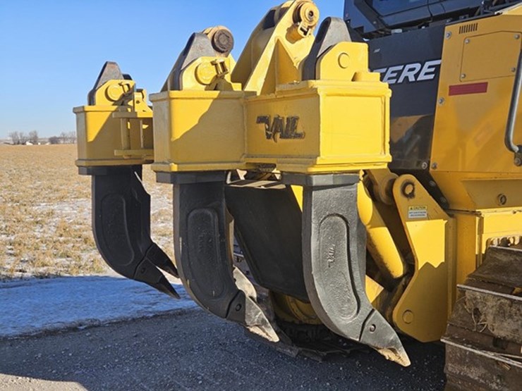 2020-deere-850l-wlt-image-13