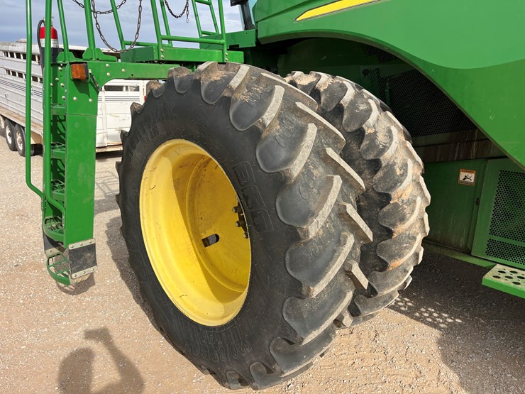 2013-john-deere-s670-image-30