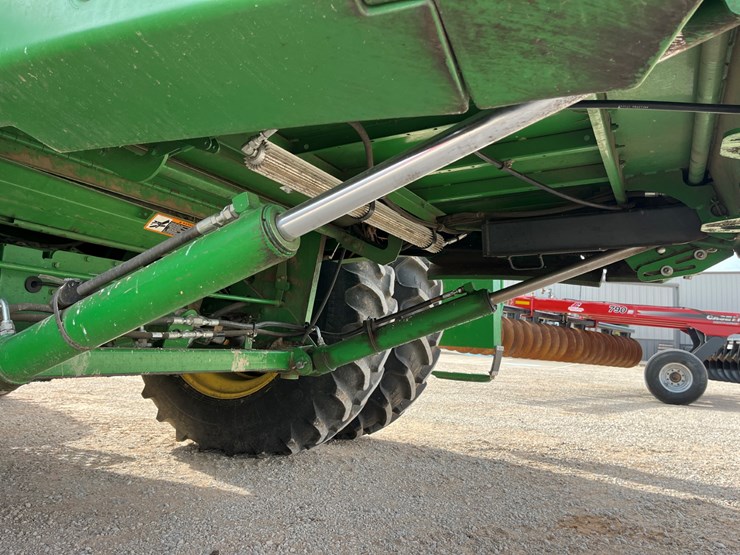 2013-john-deere-s670-image-12