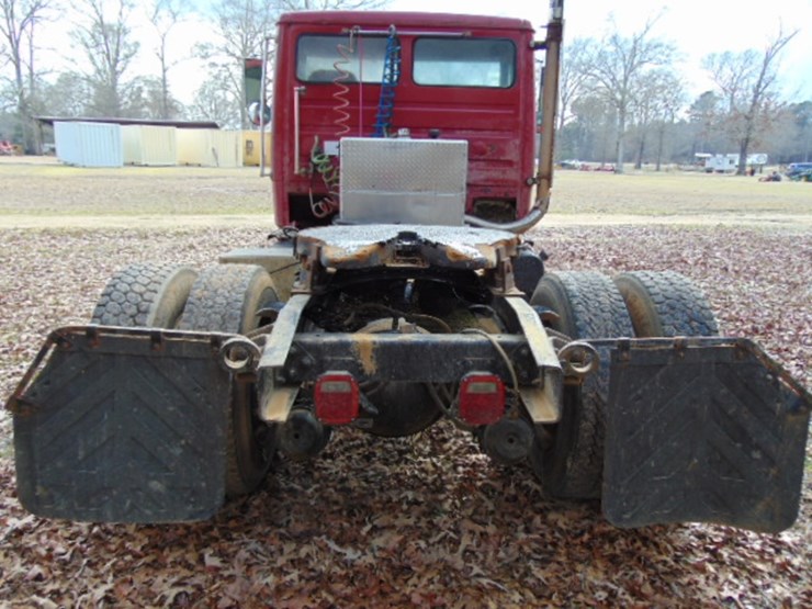 1997-freightliner-fl70-image-5