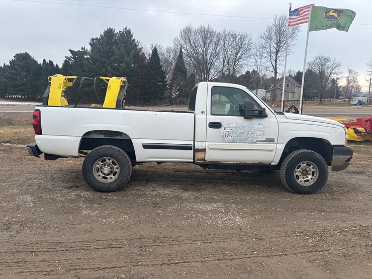 2004-chevrolet-2500-image-6