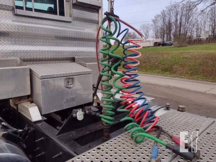 international-hx520-image-29