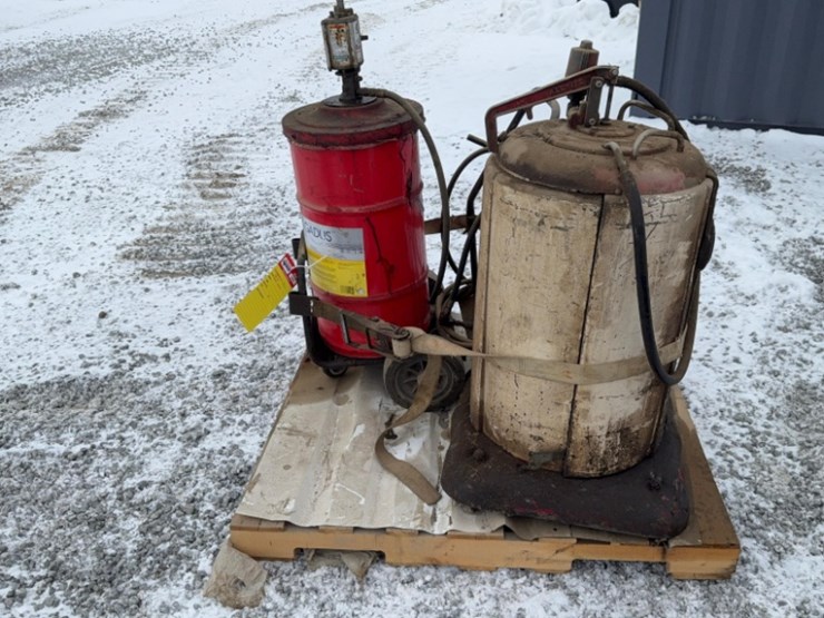 concrete-sealer-pump/-gadus-grease-pump-image-3