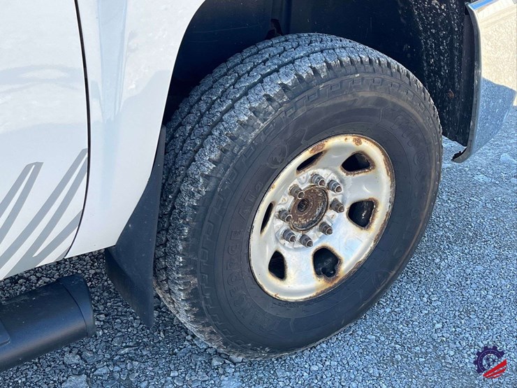 2010-chevrolet-silverado-s/a-service-truck-image-10