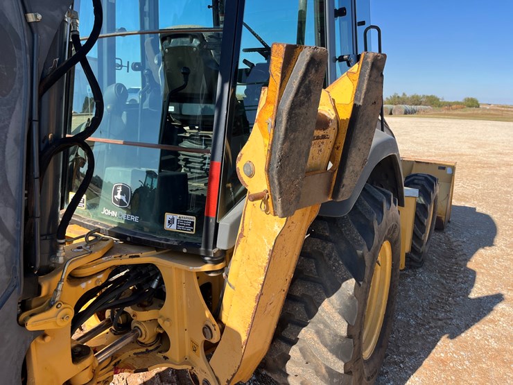 2012-deere-310sj-image-11