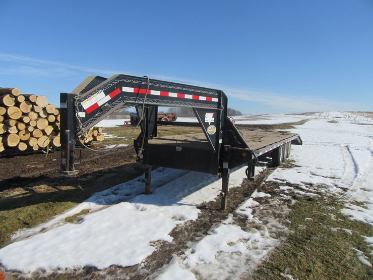 #8954-•-2006-pj-tri-axle-23'-trailer-(has-wi-title)-image-1