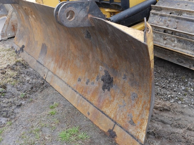 2005-caterpillar-d3-image-3