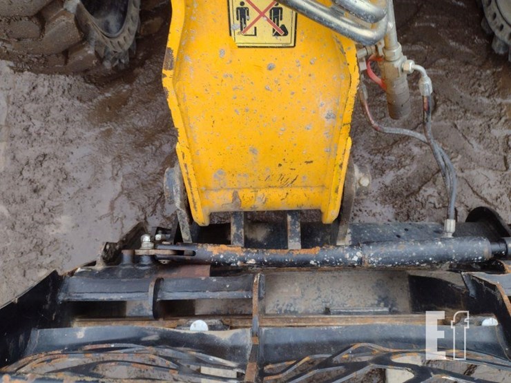 2019-jcb-505-image-13