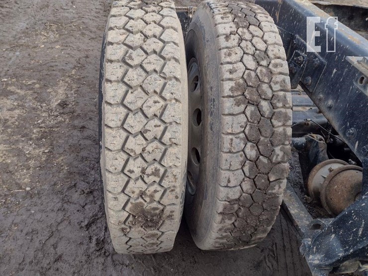 2005-western-star-4900fa-image-33