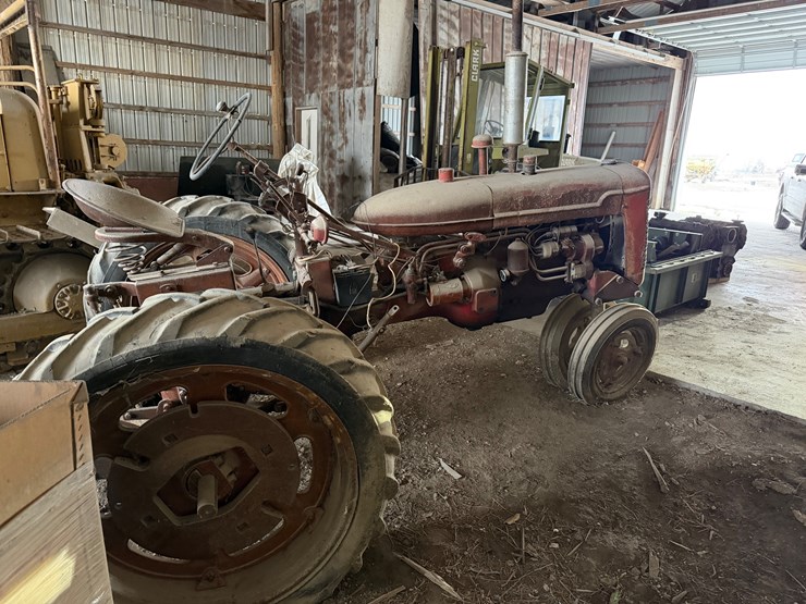 #1026-•-mccormick-farmall-super-c-image-3
