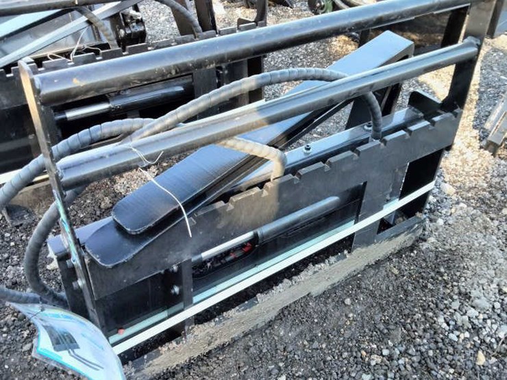 #221-•-mini-skid-steer-hydraulic-side-shift-fork-image-1