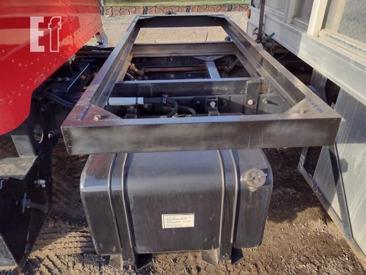 peterbilt-330-image-27