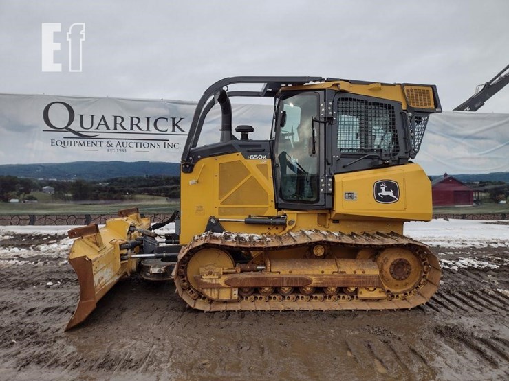 2022-deere-650k-lgp-image-1