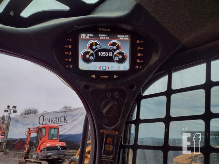 2017-bobcat-t740-image-8