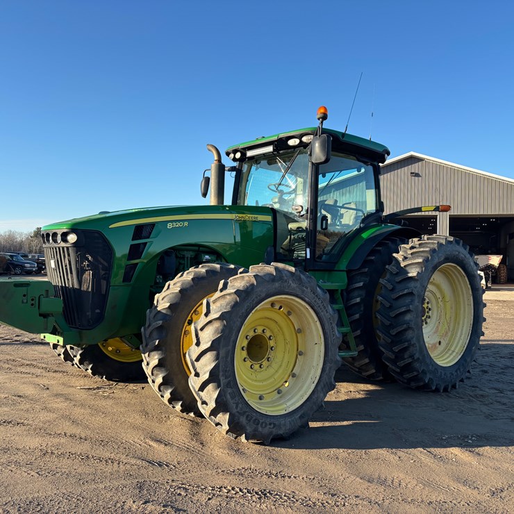 JOHN DEERE 8320