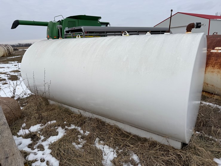 #1011-•-1000-gal-fuel-tank-image-1