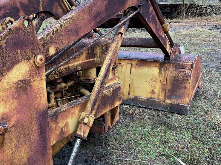 minneapolis-moline-parts-tractor-image-22
