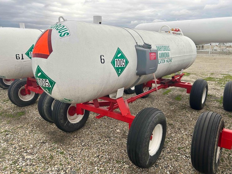 1000-gal.-nh3-tank-on-gear-#6-sells-offsite-image-7