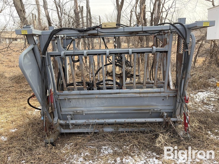 bowman-hydraulic-cattle-chute-image-4