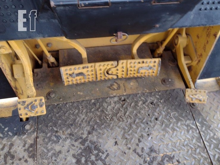 1995-deere-450g-image-7