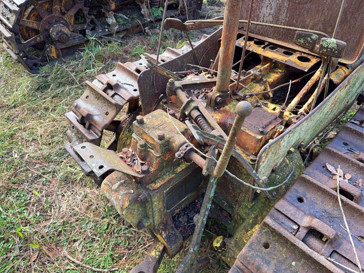 caterpillar-2-ton-crawler-image-22