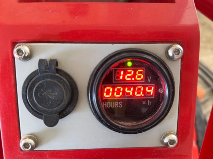 2024-tamahawk-trt46v-s.n#-trt46v1430-8'-ride-on-trowel-35hp-hour-40.4-image-3