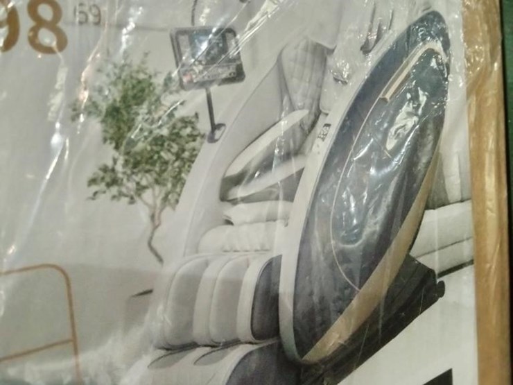 #130-•-high-end-massage-chair-(irmc)-image-1