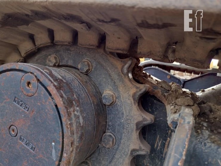 2022-deere-26g-image-28