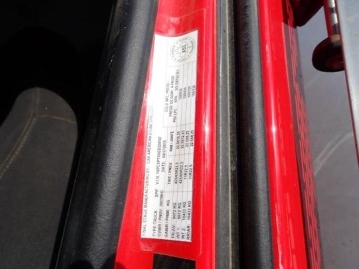 2016-peterbilt-567-image-15