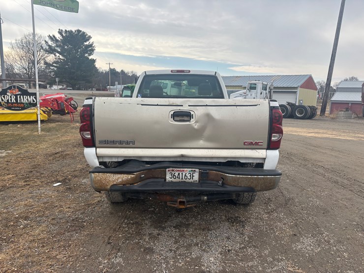 2004-chevrolet-2500-image-4