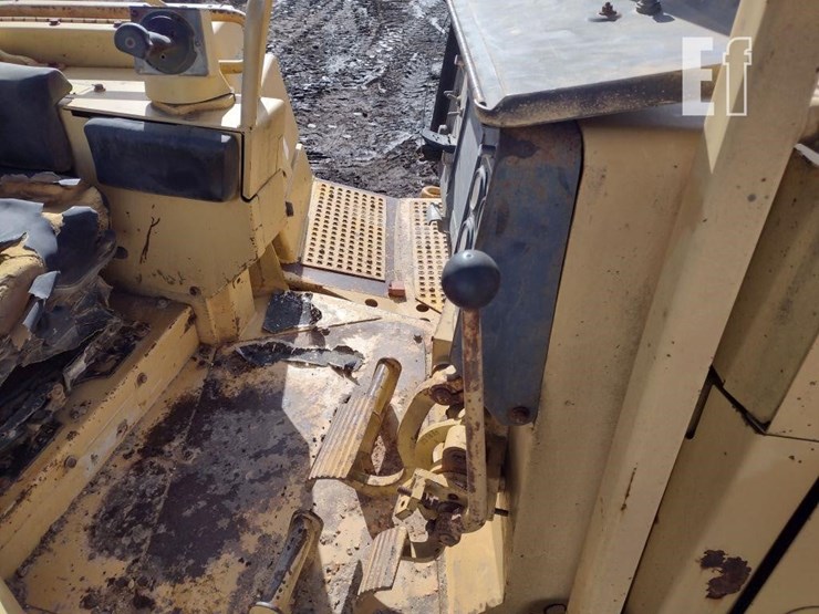 caterpillar-d6h-image-11