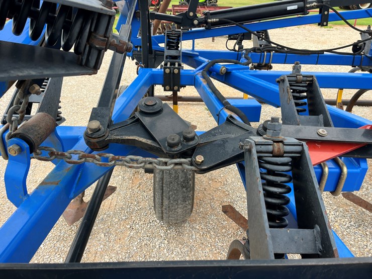 2015-new-holland-st830-image-9