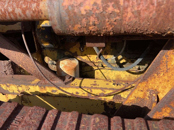 minneapolis-moline-diesel-crawler-image-21