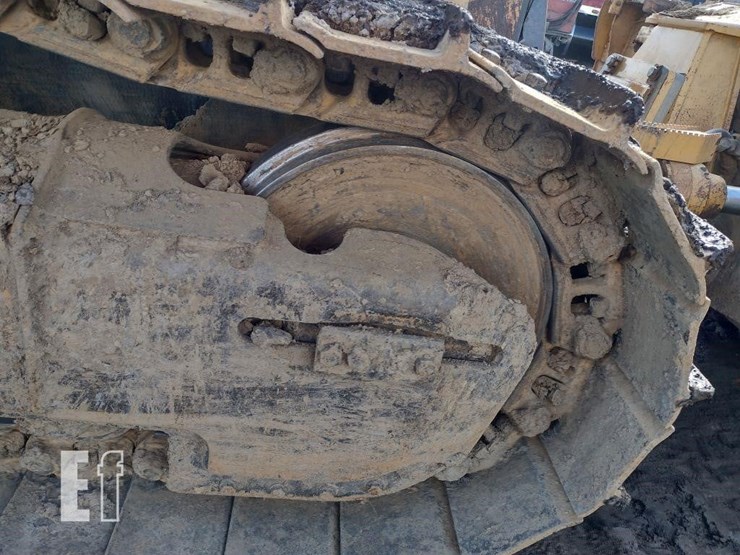 2008-deere-750j-lt-image-34