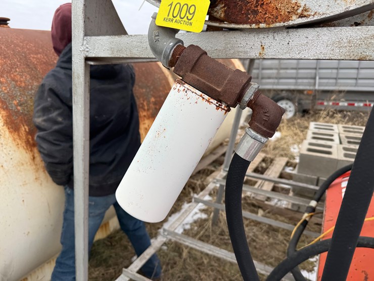 #1009-•-300-gal-gravity-fuel-tank-image-3