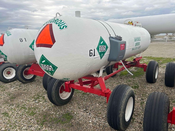 1000-gal.-nh3-tank-on-gear-#61-sells-offsite-image-7