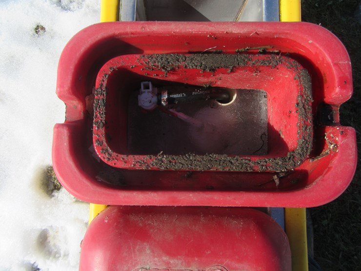 #8966-•-ritchie-2-sided-waterer-image-3