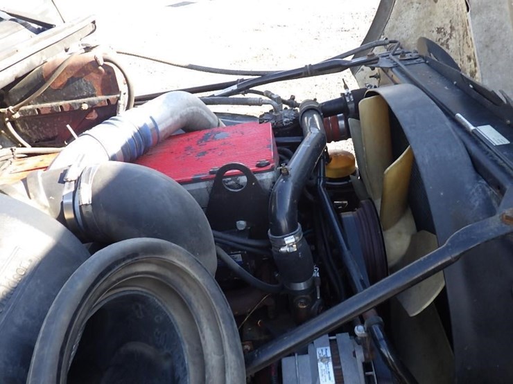 1999-freightliner-fl112-image-22