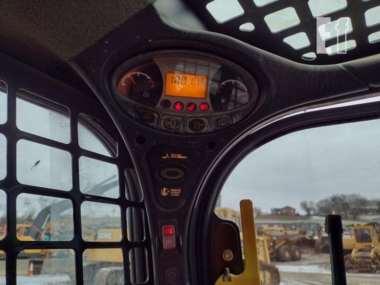 2016-bobcat-s590-image-11