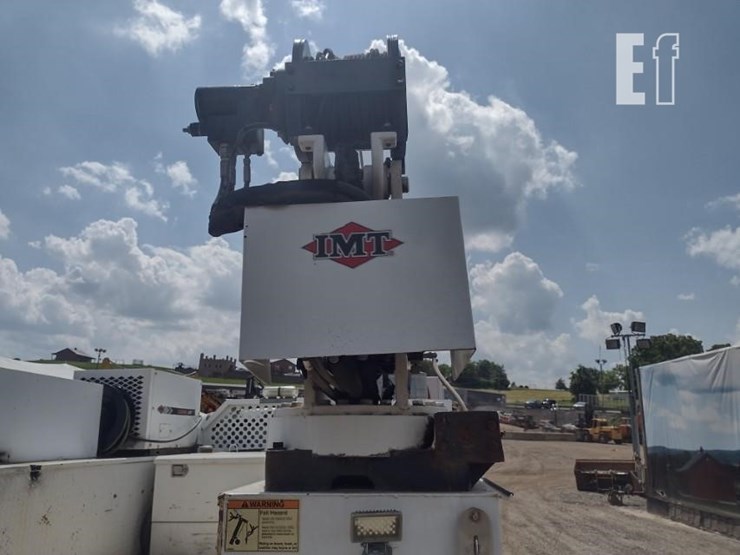 18-ford-f550-image-32