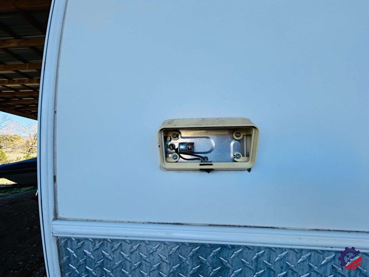 2011-keystone-hornet-platinum-31rbds-t/a-camper-trailer-image-20