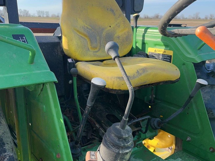 2013-john-deere-5045e-image-3