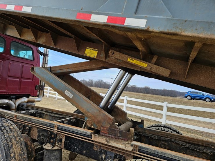 2000-caterpillar-c13-image-24