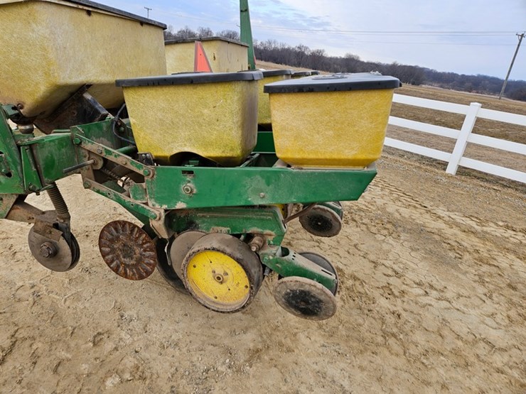 john-deere-7000-image-17
