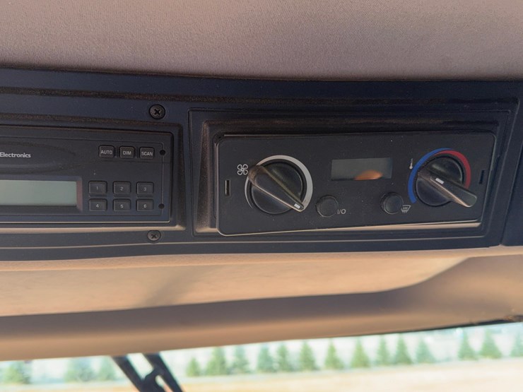 2008-case-ih-2588-image-22