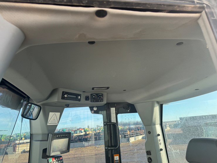 2020-deere-624l-image-26