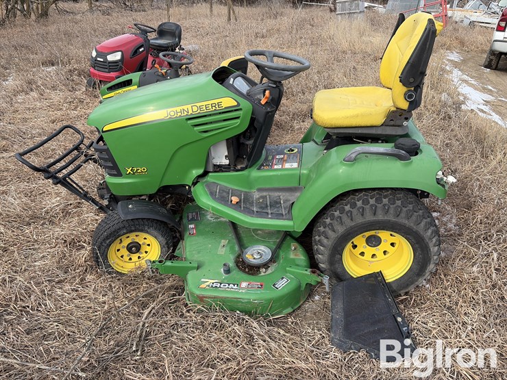 john-deere-x720-image-8