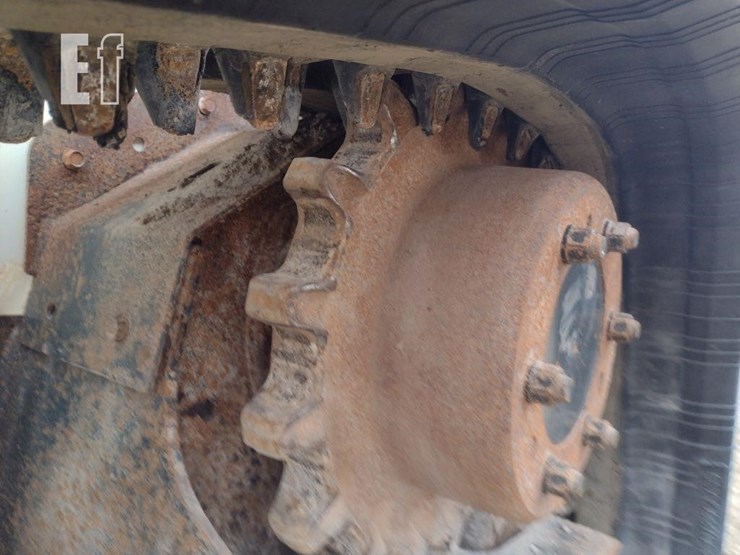 2017-bobcat-t740-image-23