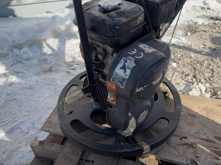 2'-power-trowel-with-honda-motor-image-3
